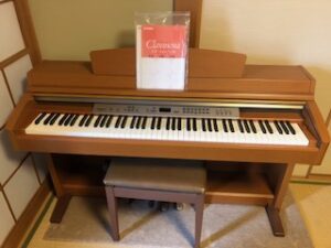 used-digitalpiano-clp230c